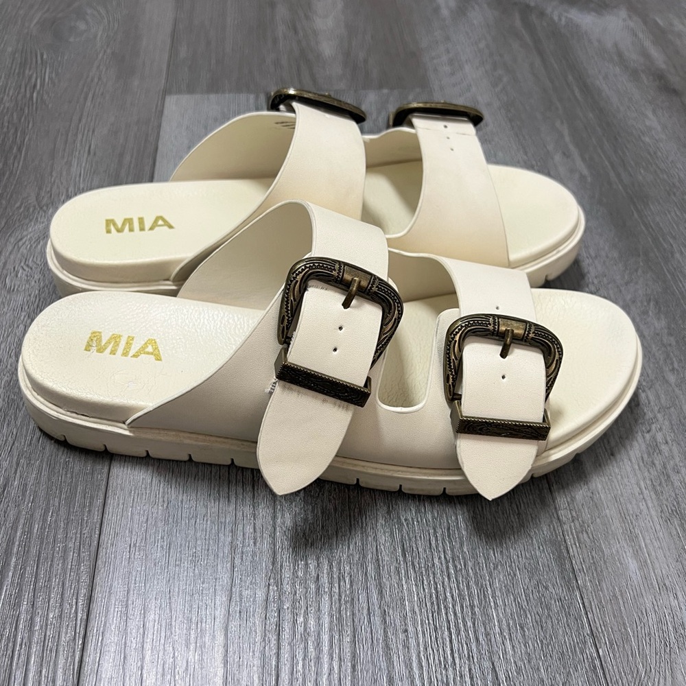 MIA woman’s slip on birk style sandals/ bone color/ size 8.5